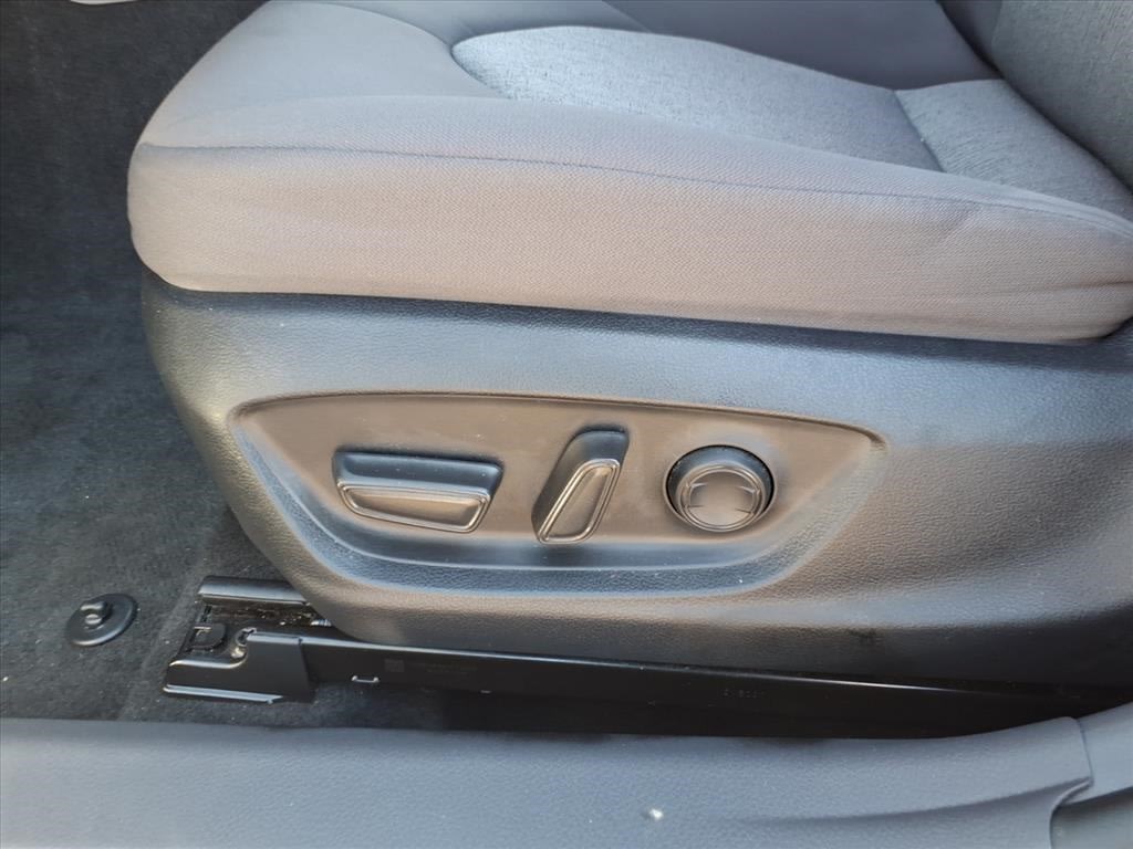 Thumbnail: 2023 Toyota Camry - 18