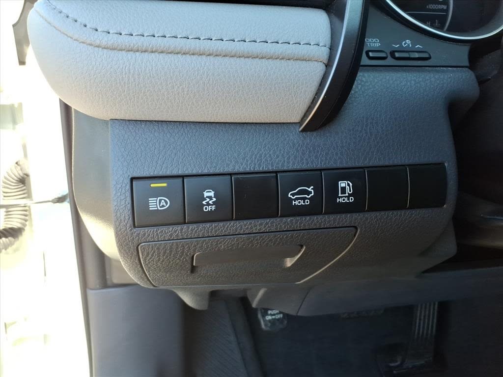 Thumbnail: 2023 Toyota Camry - 20