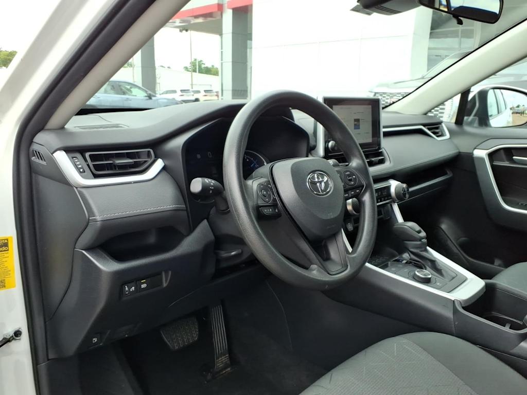Thumbnail: 2024 Toyota RAV4 - 6