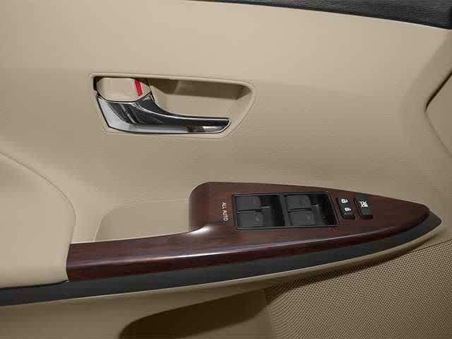 Thumbnail: 2013 Toyota Venza - 15