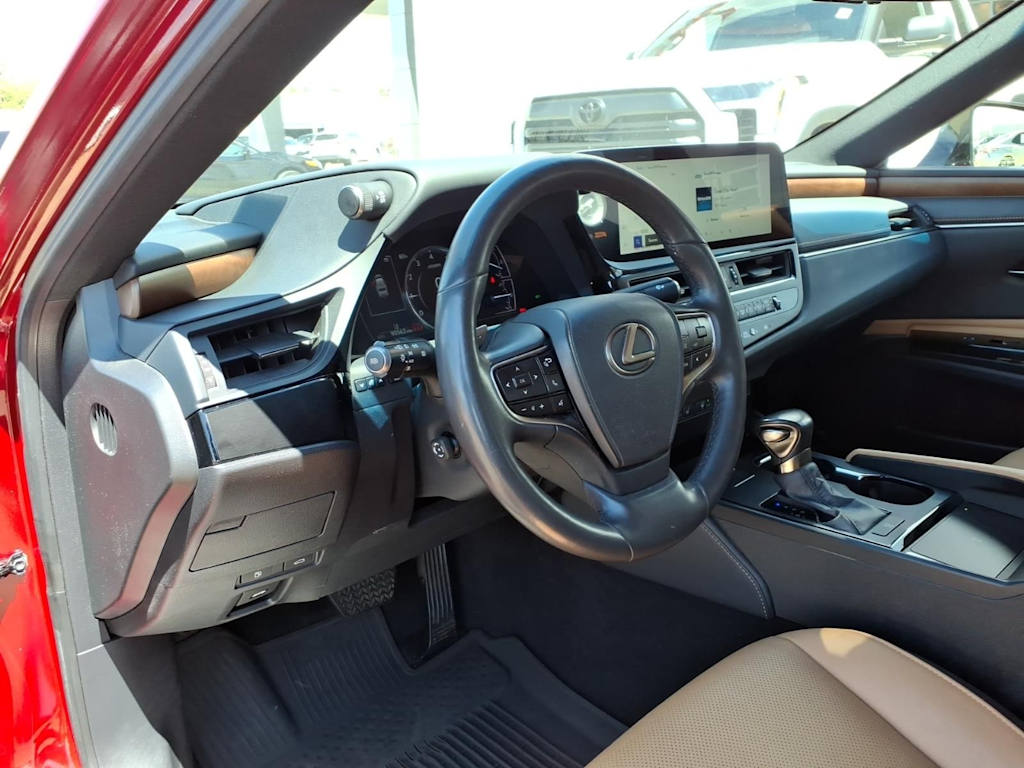 Thumbnail: 2023 Lexus ES - 7