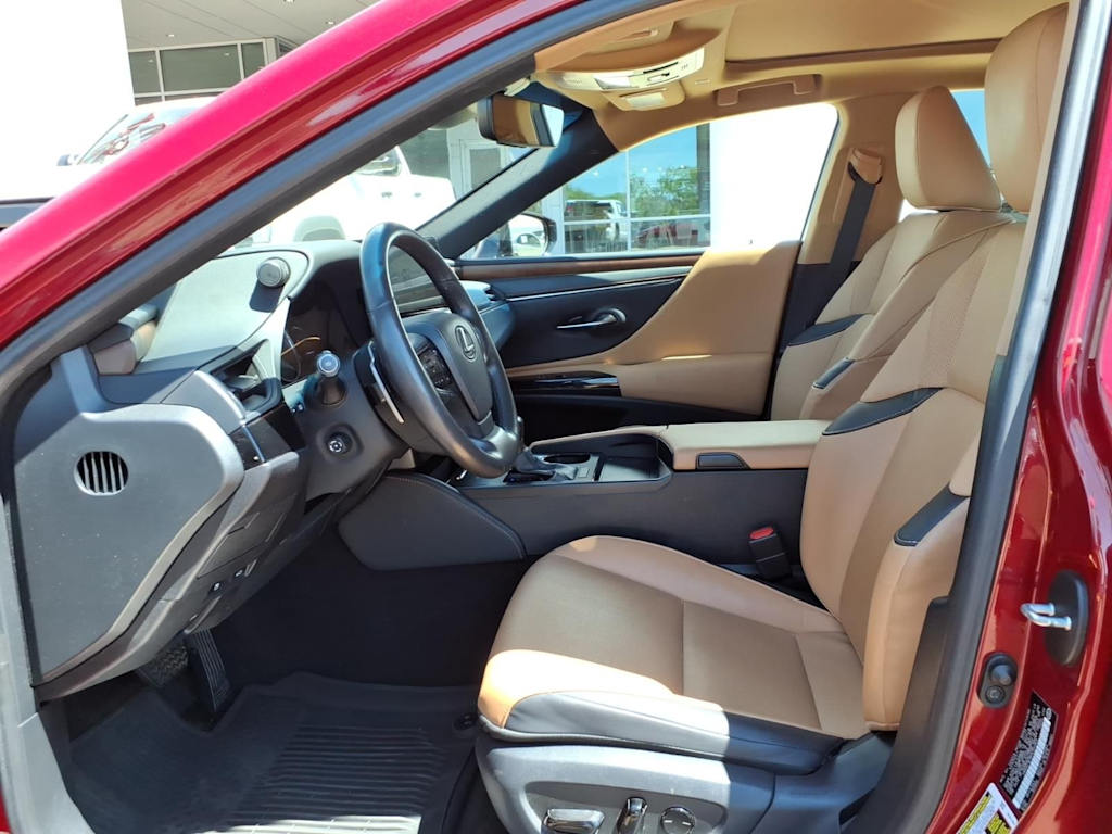 Thumbnail: 2023 Lexus ES - 8