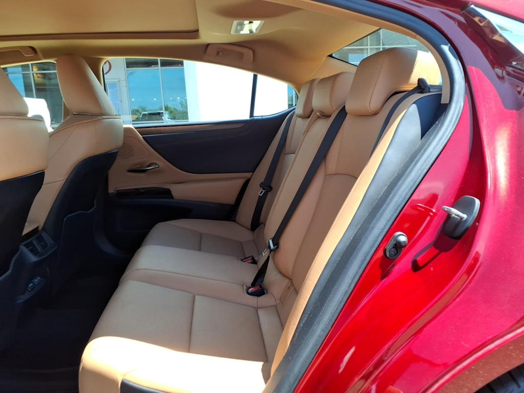 Thumbnail: 2023 Lexus ES - 29