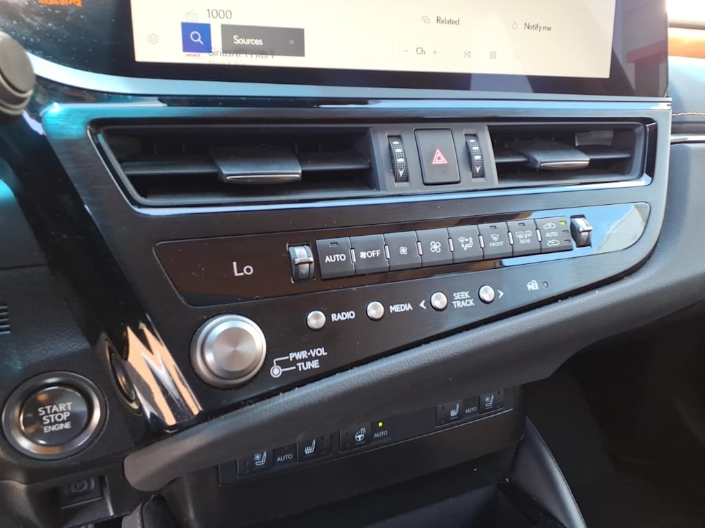 Thumbnail: 2023 Lexus ES - 24