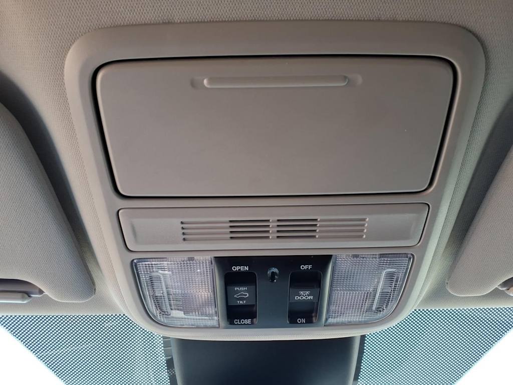 Thumbnail: 2025 Honda Odyssey - 25
