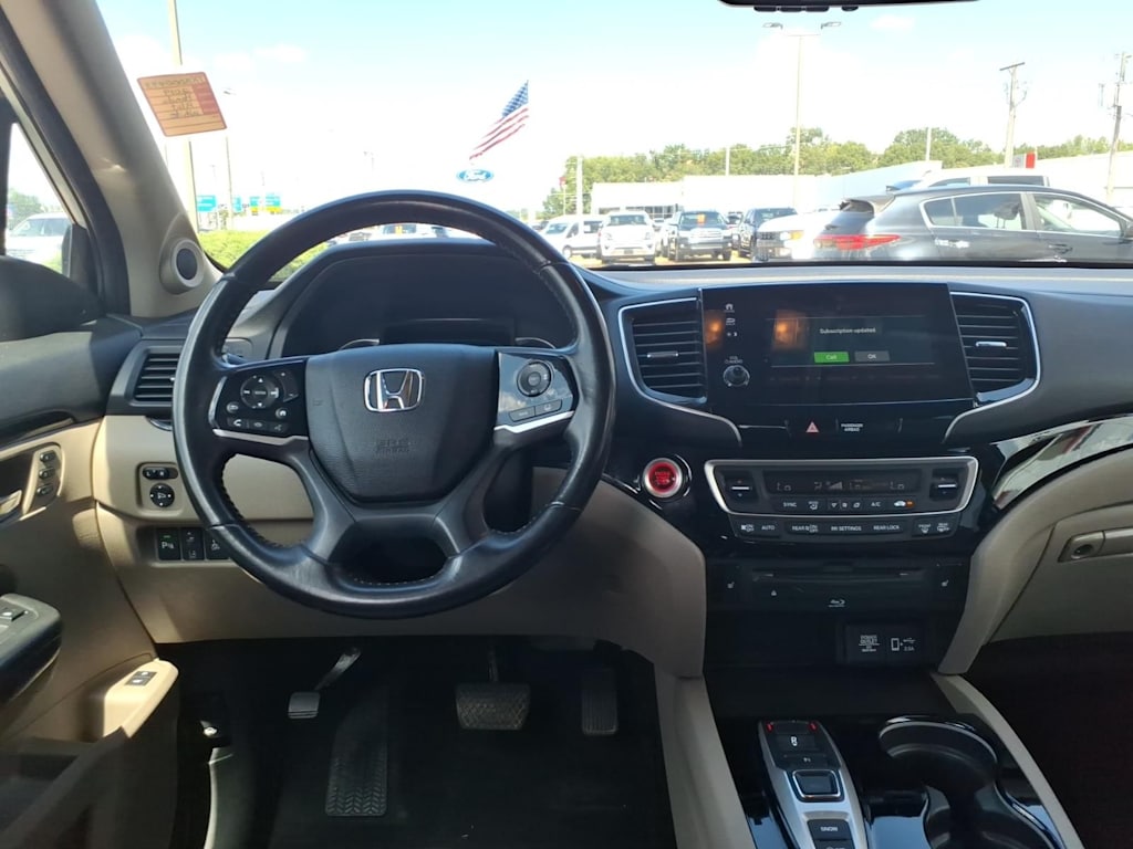 Thumbnail: 2019 Honda Pilot - 2