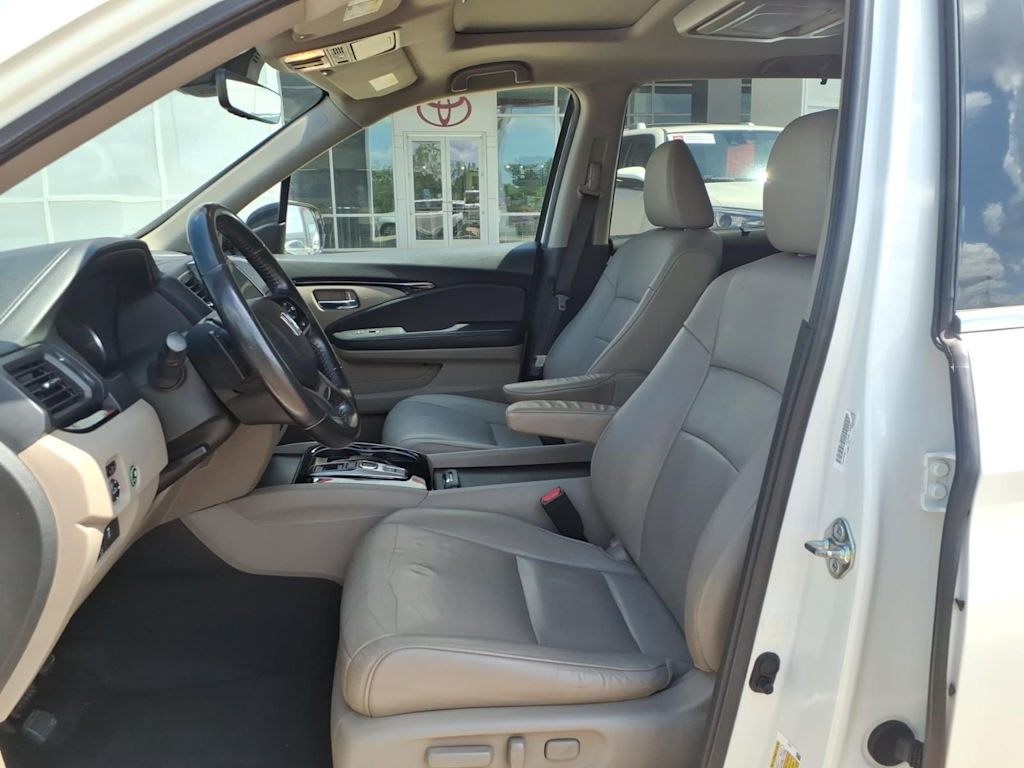 Thumbnail: 2019 Honda Pilot - 8