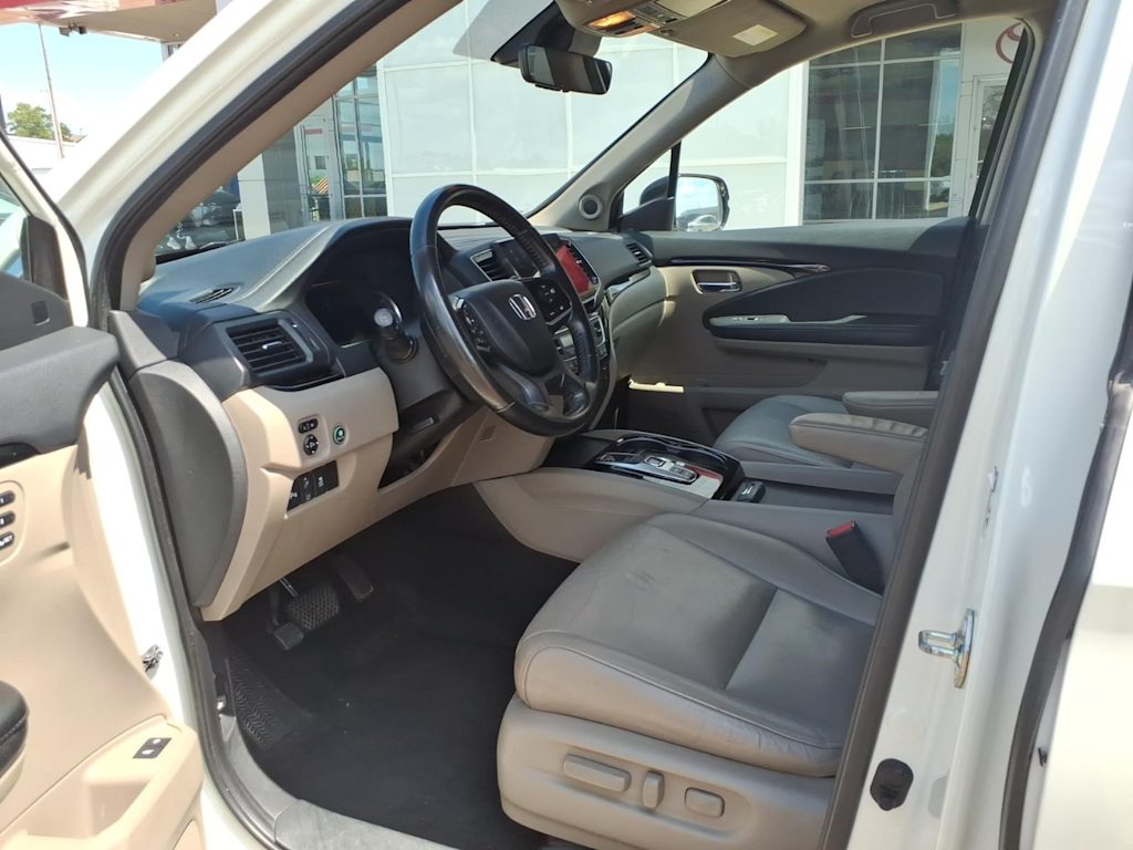 Thumbnail: 2019 Honda Pilot - 28