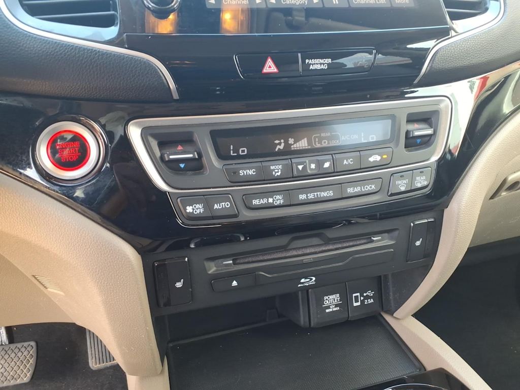 Thumbnail: 2019 Honda Pilot - 24