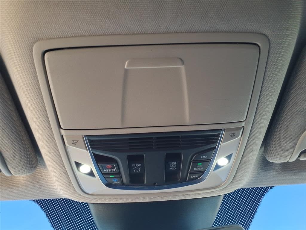 Thumbnail: 2022 Acura MDX - 25