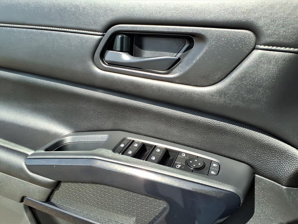 Thumbnail: 2025 Nissan Pathfinder - 19