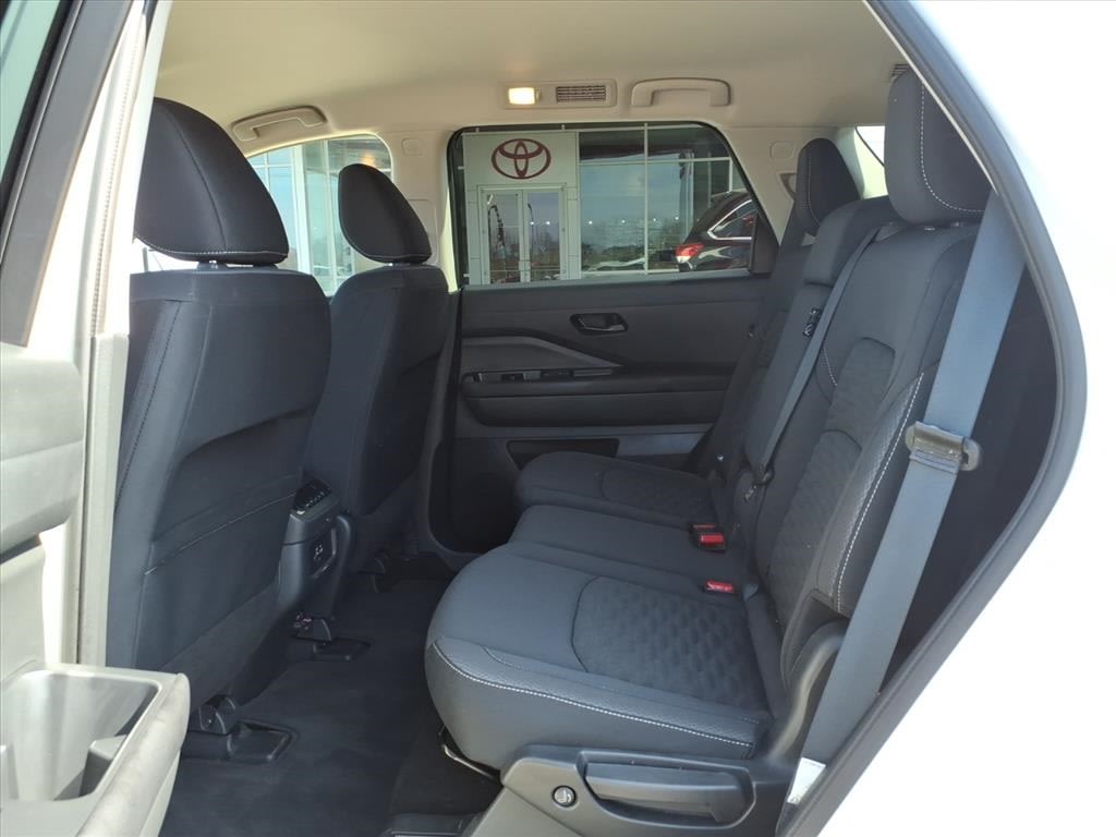 Thumbnail: 2025 Nissan Pathfinder - 9