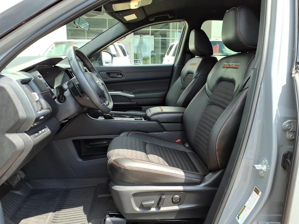 Thumbnail: 2025 Nissan Pathfinder - 8