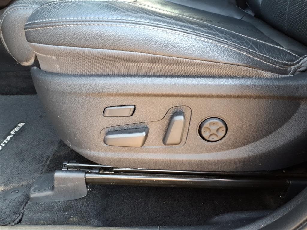 Thumbnail: 2020 Hyundai Santa Fe - 18