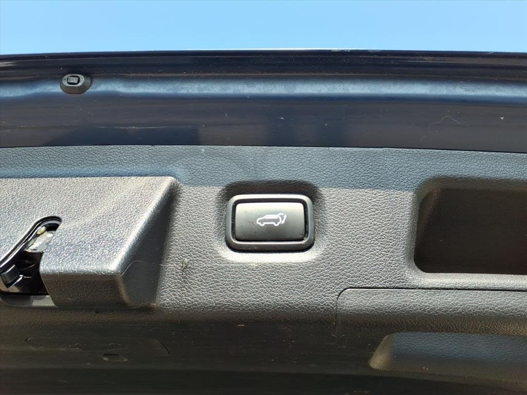 Thumbnail: 2020 Hyundai Santa Fe - 17