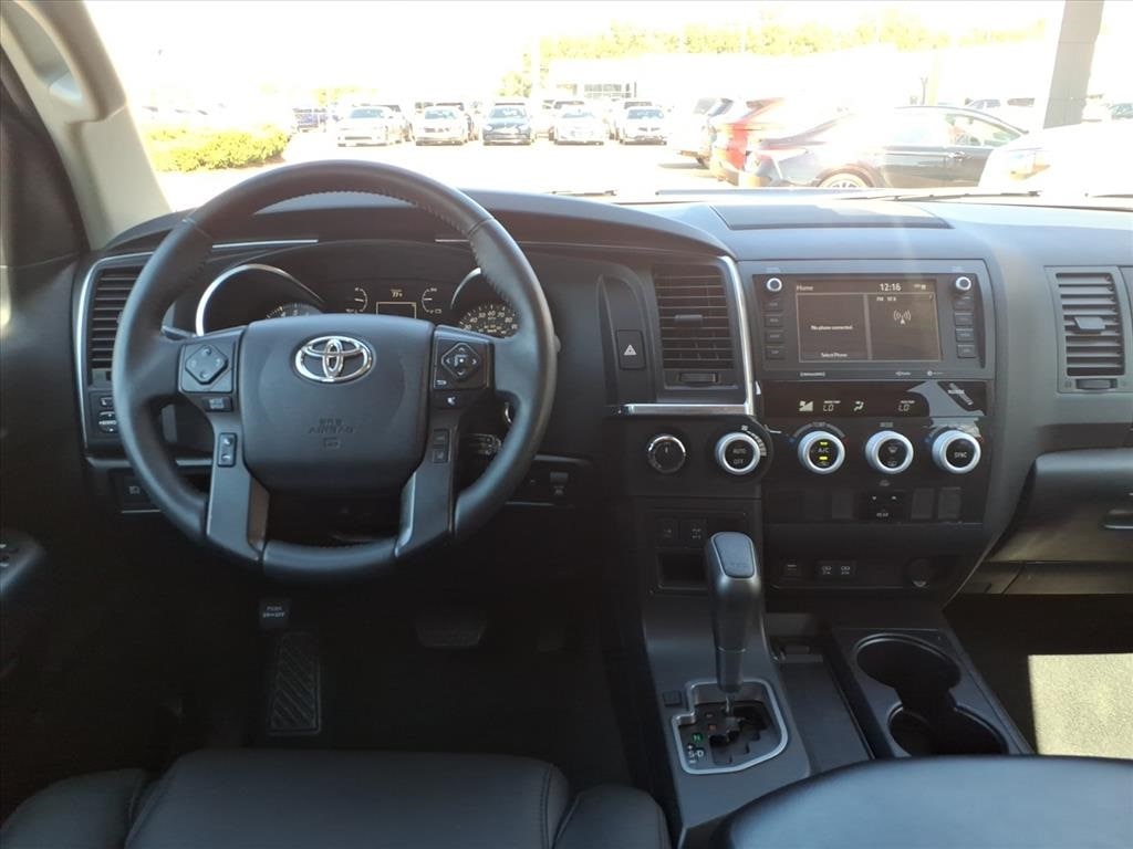 Thumbnail: 2022 Toyota Sequoia - 2