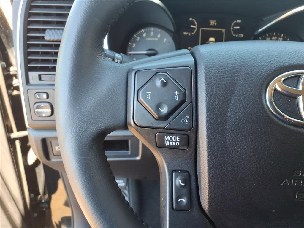 Thumbnail: 2022 Toyota Sequoia - 20