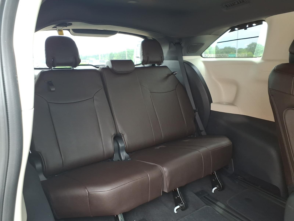 Thumbnail: 2024 Toyota Sienna - 31