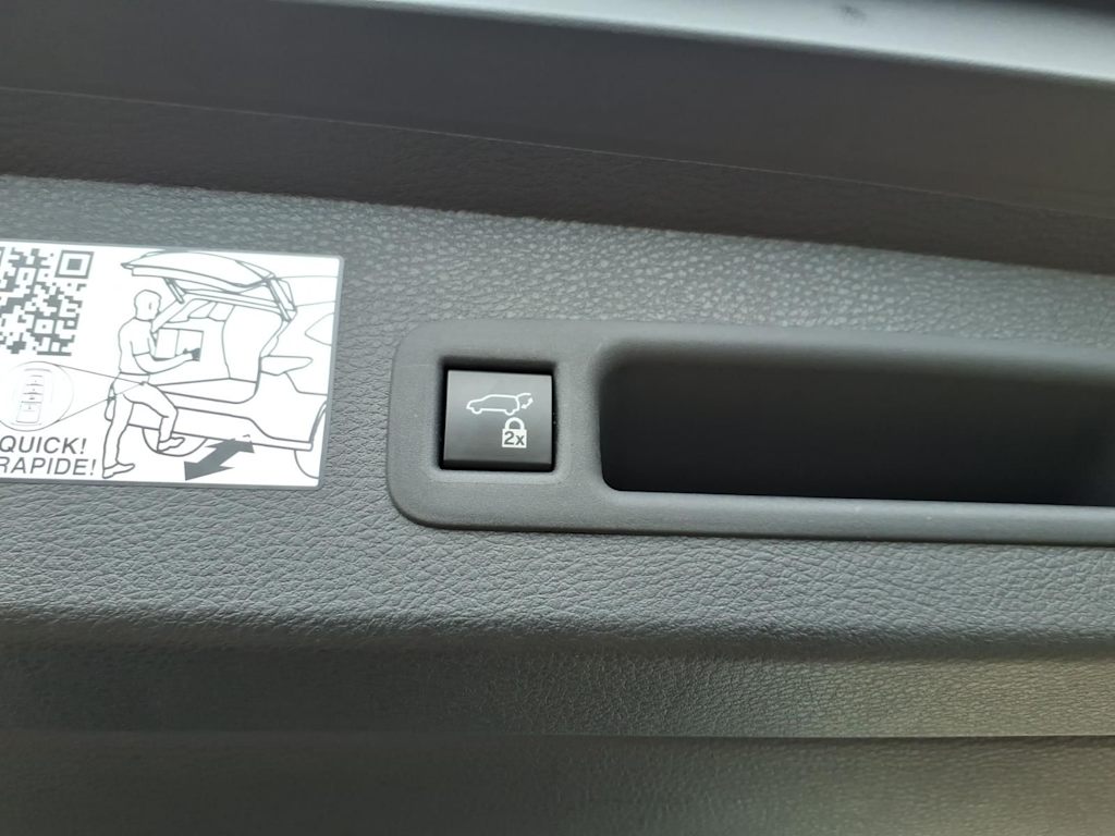 Thumbnail: 2024 Toyota Sienna - 18