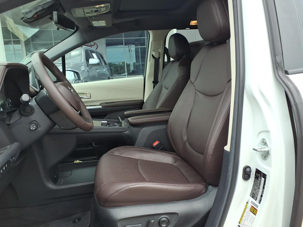 Thumbnail: 2024 Toyota Sienna - 8