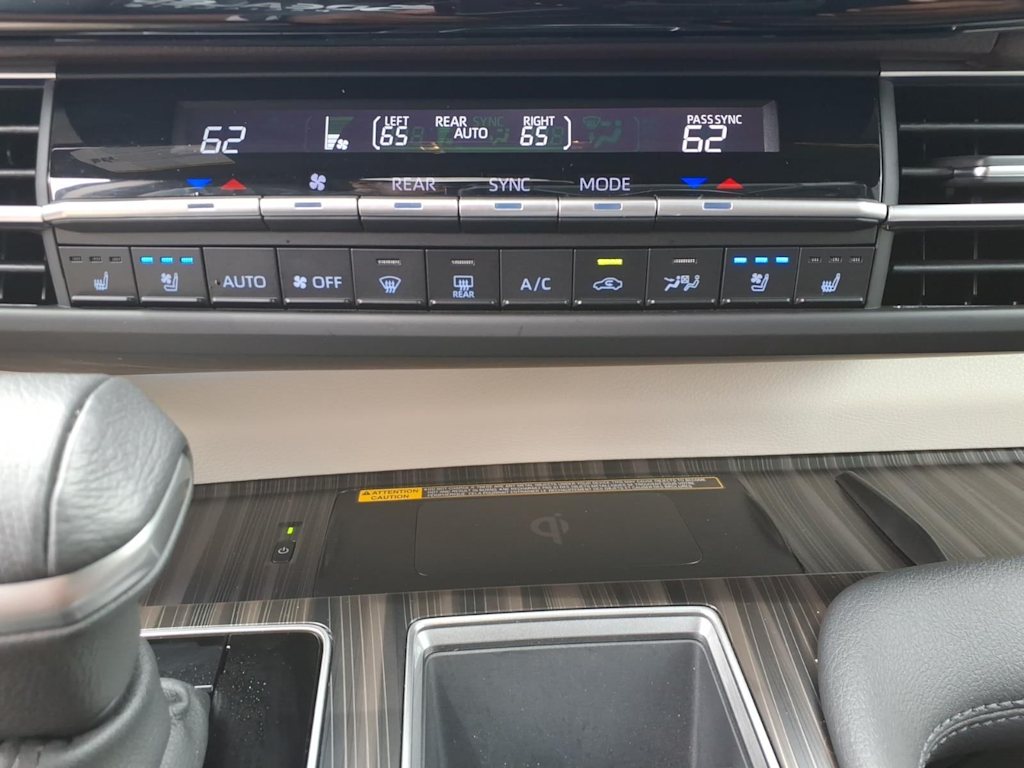 Thumbnail: 2024 Toyota Sienna - 25