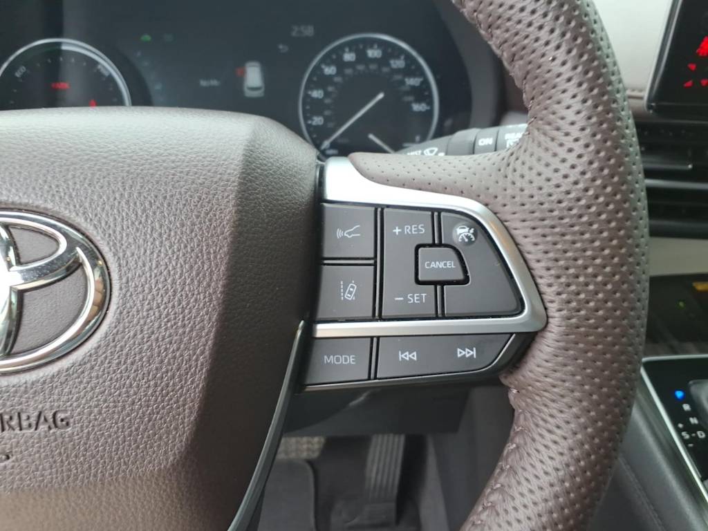 Thumbnail: 2024 Toyota Sienna - 23