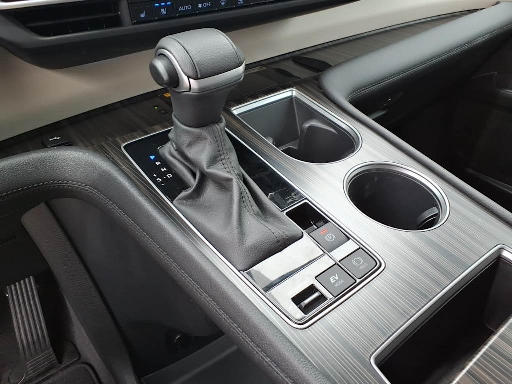 Thumbnail: 2024 Toyota Sienna - 12