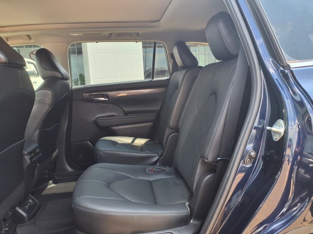 Thumbnail: 2020 Toyota Highlander - 28