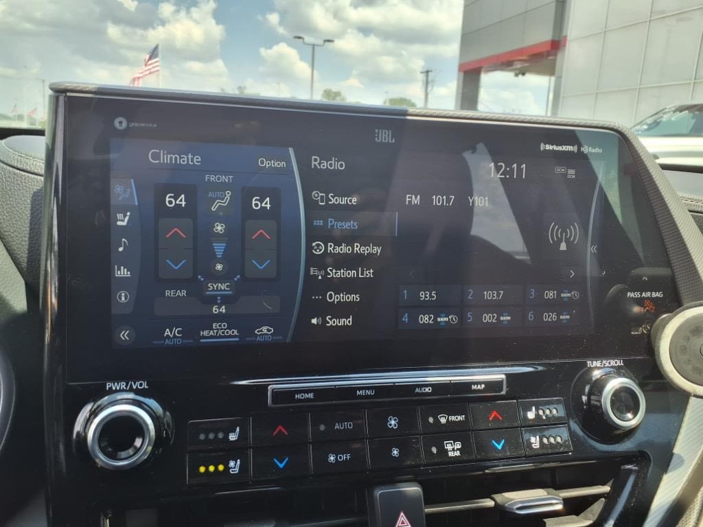 Thumbnail: 2020 Toyota Highlander - 10