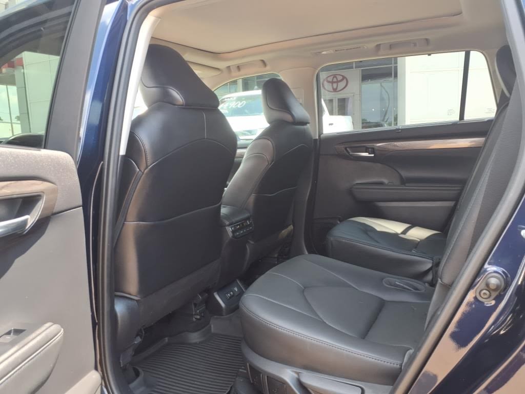 Thumbnail: 2020 Toyota Highlander - 29