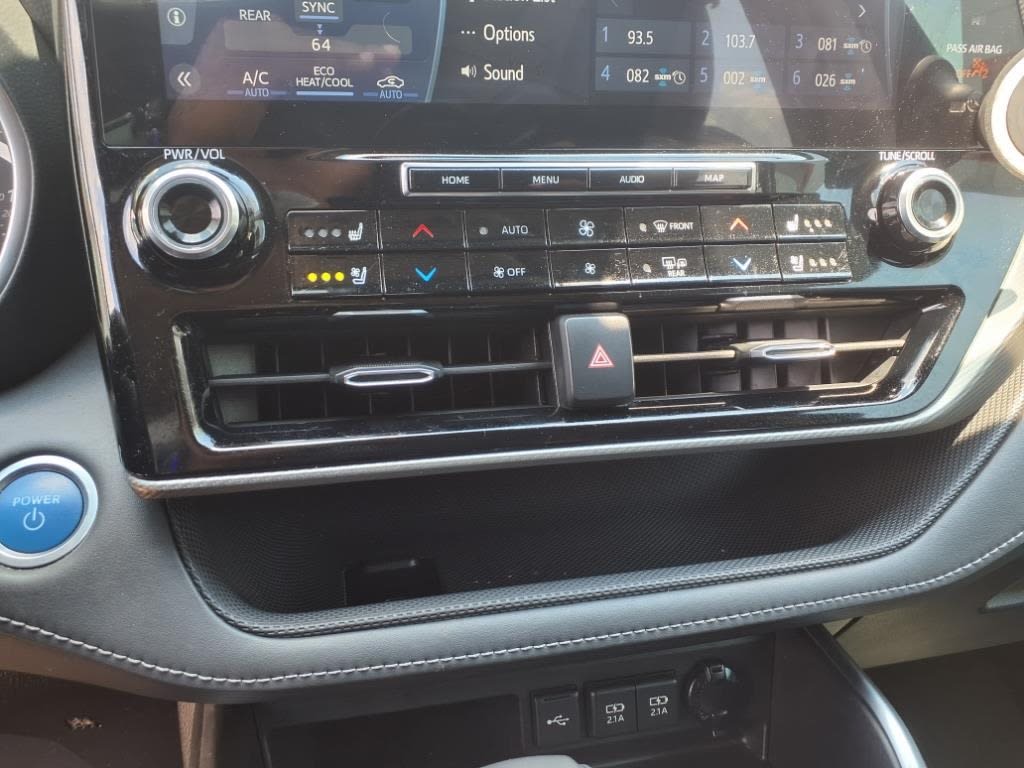 Thumbnail: 2020 Toyota Highlander - 23