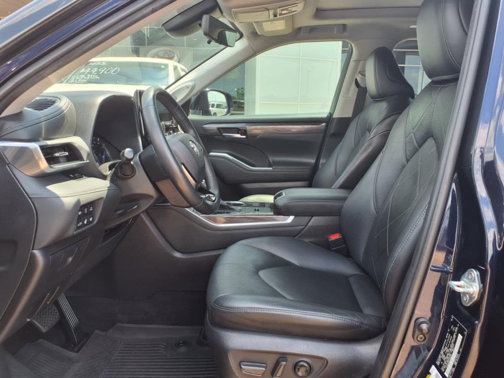 Thumbnail: 2020 Toyota Highlander - 7