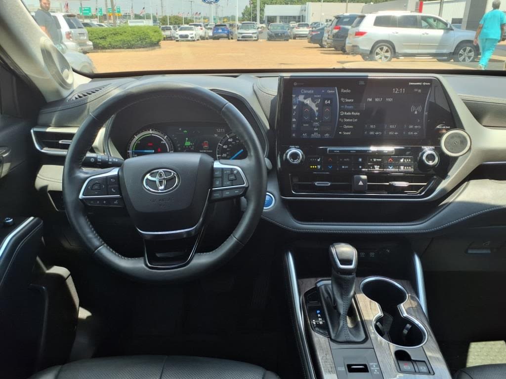 Thumbnail: 2020 Toyota Highlander - 2