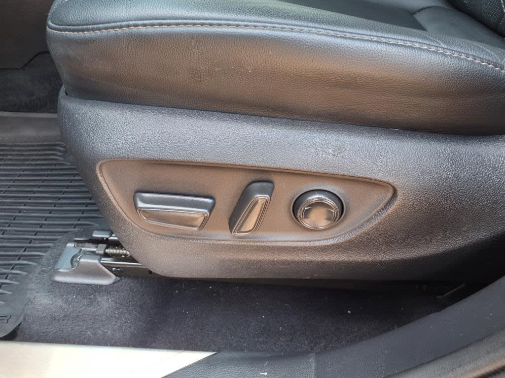 Thumbnail: 2020 Toyota Highlander - 18