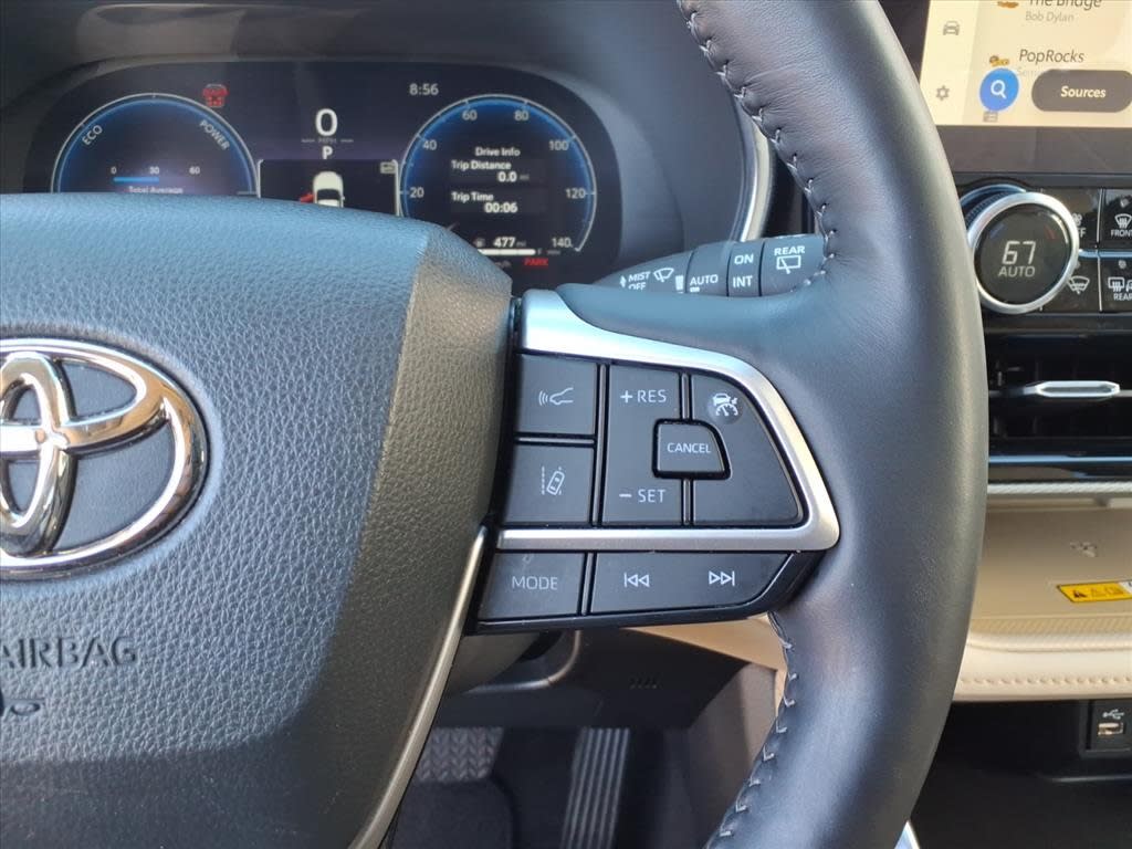 Thumbnail: 2023 Toyota Highlander - 22