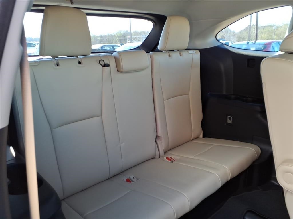 Thumbnail: 2023 Toyota Highlander - 31