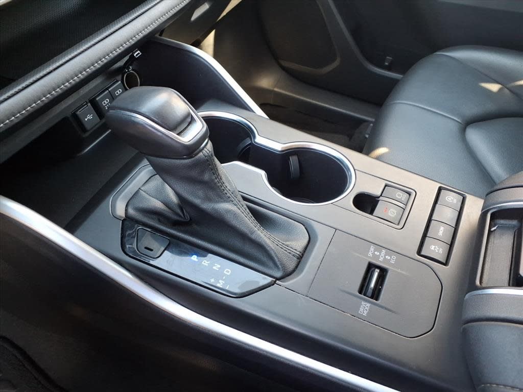 Thumbnail: 2021 Toyota Highlander - 11