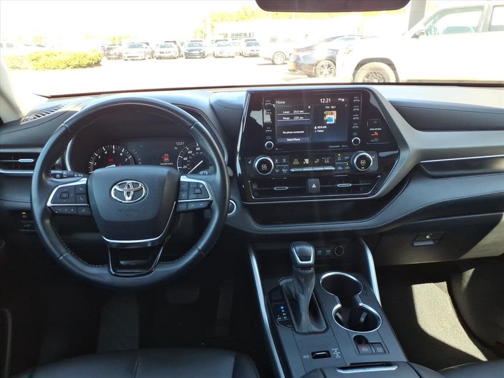 Thumbnail: 2021 Toyota Highlander - 2