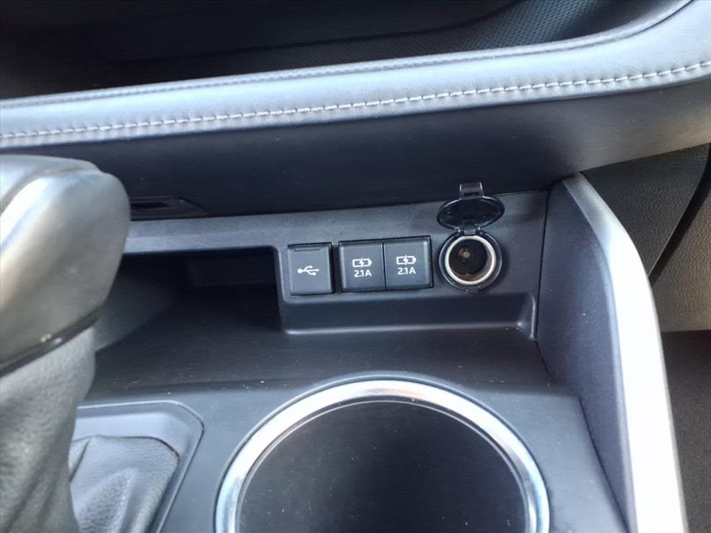 Thumbnail: 2021 Toyota Highlander - 25