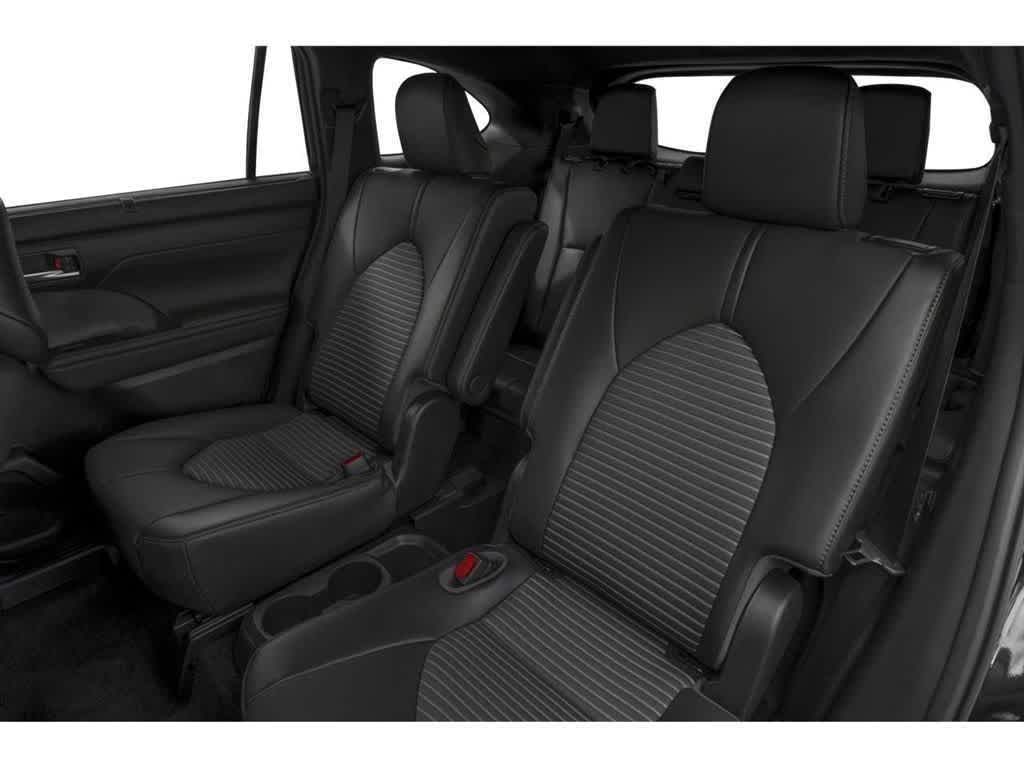 Thumbnail: 2022 Toyota Highlander - 7