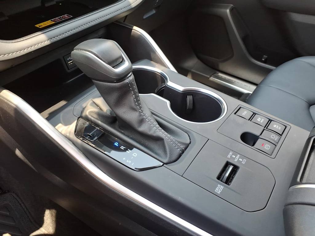 Thumbnail: 2026 Toyota Highlander - 25