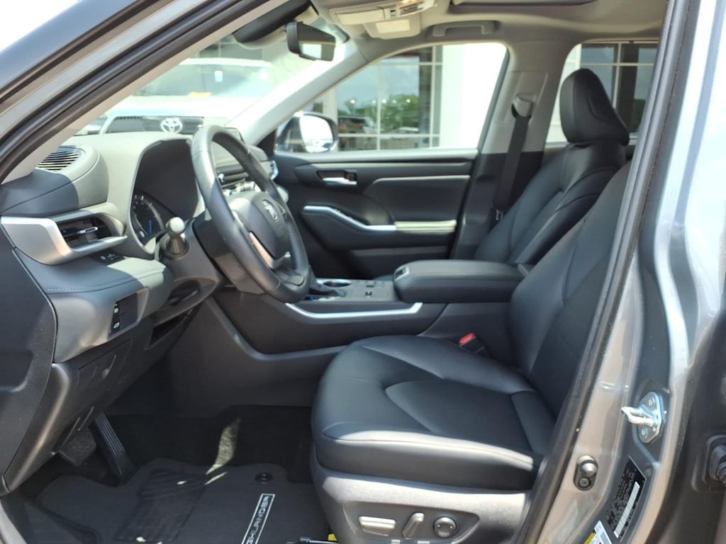 Thumbnail: 2026 Toyota Highlander - 7