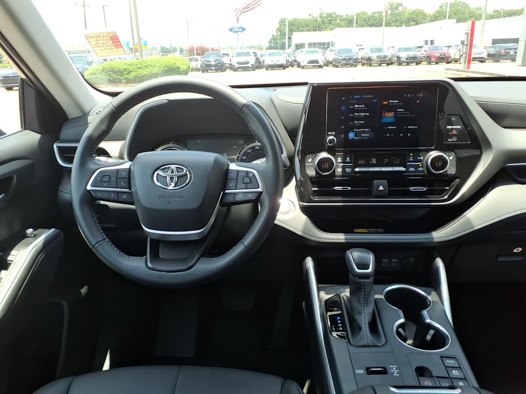 Thumbnail: 2026 Toyota Highlander - 2