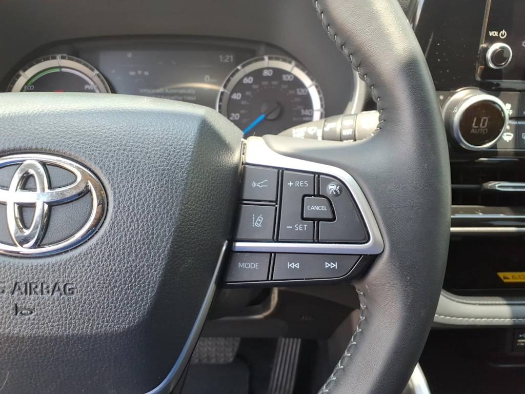 Thumbnail: 2026 Toyota Highlander - 22