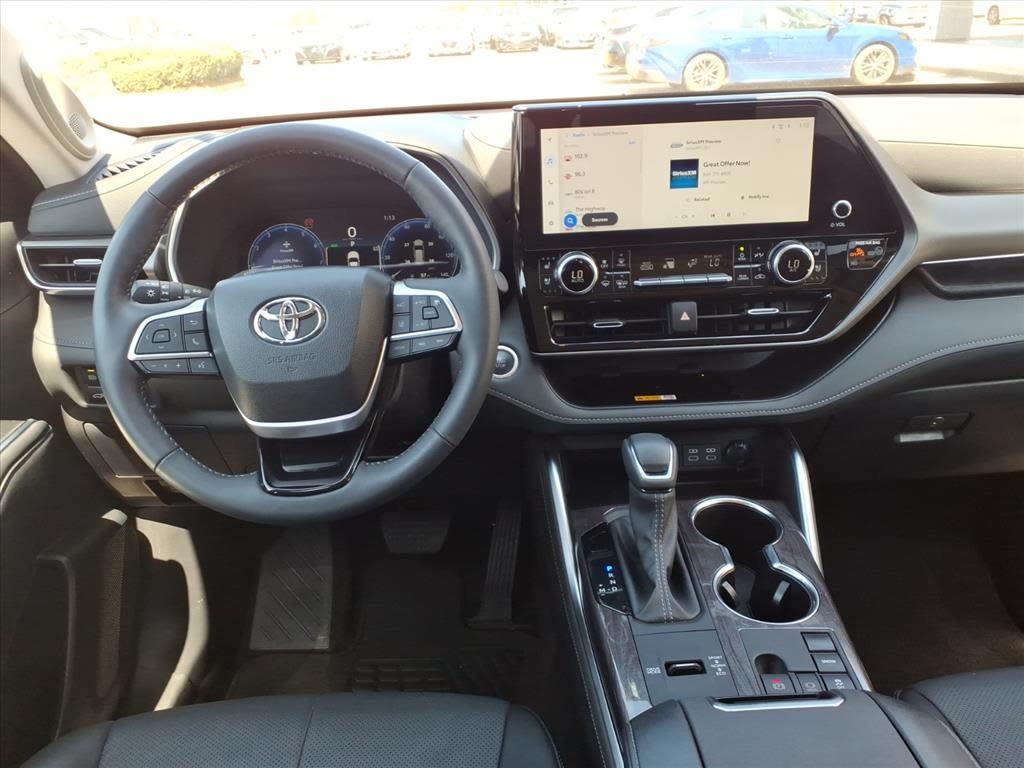 Thumbnail: 2024 Toyota Highlander - 2