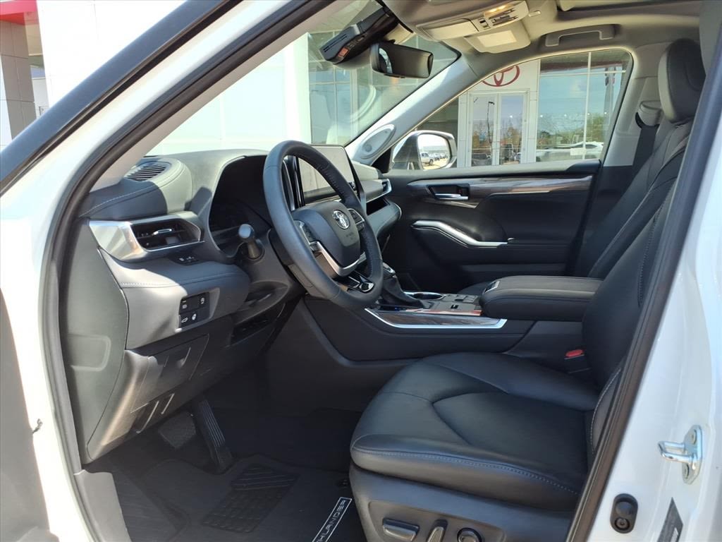 Thumbnail: 2024 Toyota Highlander - 27