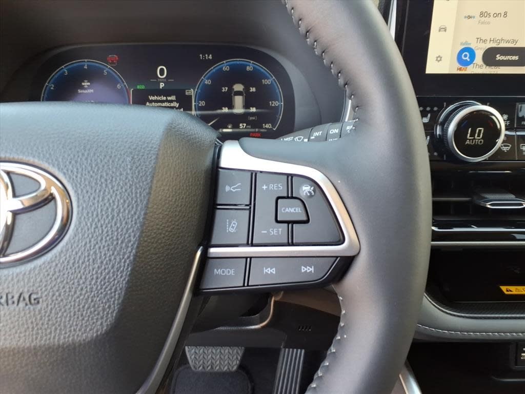 Thumbnail: 2024 Toyota Highlander - 22