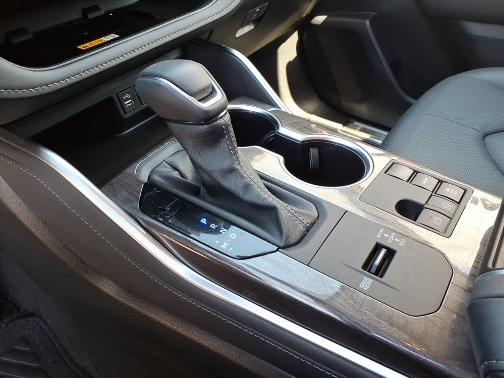 Thumbnail: 2024 Toyota Highlander - 25