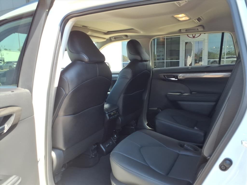 Thumbnail: 2024 Toyota Highlander - 29