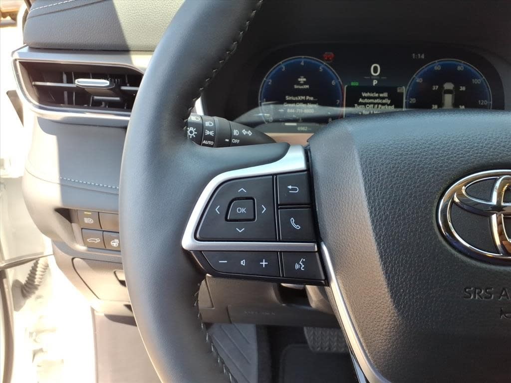 Thumbnail: 2024 Toyota Highlander - 21